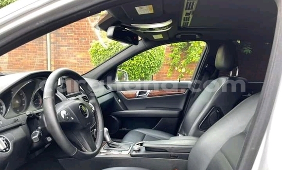 Buy Used Mercedes‒Benz 300CD Other Car in Accra in Greater Accra Buy Used Mercedes‒Benz 300CD Other Car in Accra in Greater Accra