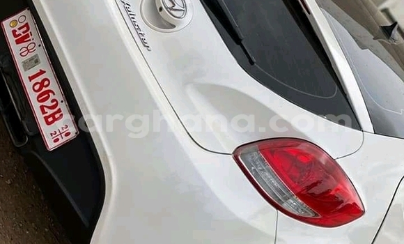 Buy Used Hyundai Veloster White Car in Accra in Greater Accra