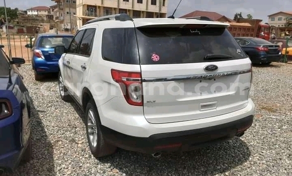 Buy Used Ford Explorer White Car in Accra in Greater Accra Buy Used Ford Explorer White Car in Accra in Greater Accra