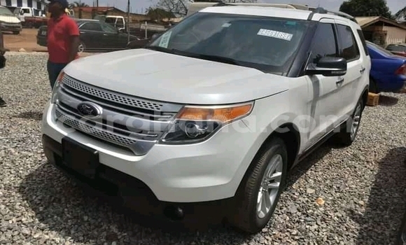 Buy Used Ford Explorer White Car in Accra in Greater Accra Buy Used Ford Explorer White Car in Accra in Greater Accra