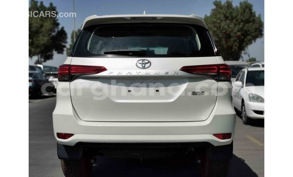 Ra Imported Toyota Fortuner funfun Ọkọ̀ in Import - Dubai ni Ashanti Ra Imported Toyota Fortuner funfun Ọkọ̀ in Import - Dubai ni Ashanti