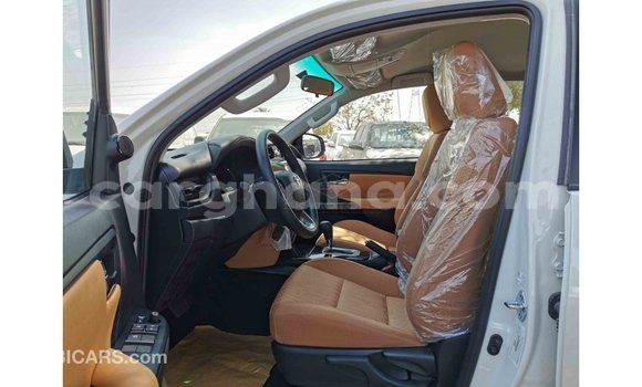 Ra Imported Toyota Fortuner funfun Ọkọ̀ in Import - Dubai ni Ashanti Ra Imported Toyota Fortuner funfun Ọkọ̀ in Import - Dubai ni Ashanti