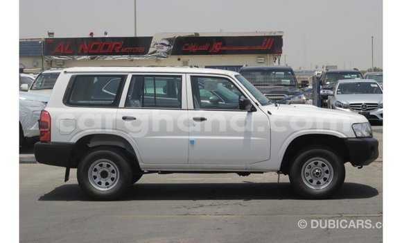 Buy Import Nissan Patrol White Car in Import - Dubai in Ashanti Buy Import Nissan Patrol White Car in Import - Dubai in Ashanti