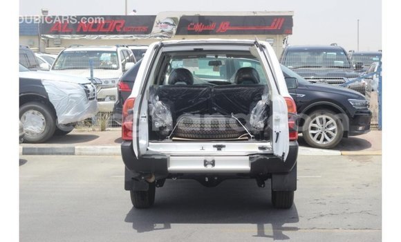 Buy Import Nissan Patrol White Car in Import - Dubai in Ashanti Buy Import Nissan Patrol White Car in Import - Dubai in Ashanti