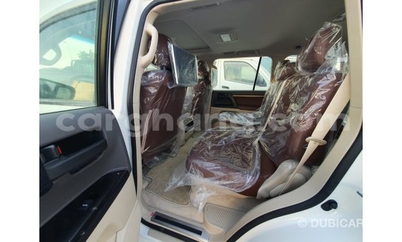 Ra Imported Toyota Land Cruiser funfun Ọkọ̀ in Import - Dubai ni Ashanti Ra Imported Toyota Land Cruiser funfun Ọkọ̀ in Import - Dubai ni Ashanti