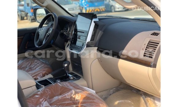 Sayi Imported Toyota Land Cruiser White Mota in Import - Dubai a Ashanti Sayi Imported Toyota Land Cruiser White Mota in Import - Dubai a Ashanti