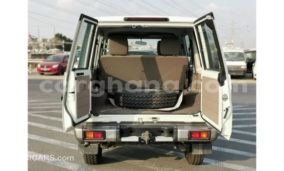 Ra Imported Toyota Land Cruiser funfun Ọkọ̀ in Import - Dubai ni Ashanti Ra Imported Toyota Land Cruiser funfun Ọkọ̀ in Import - Dubai ni Ashanti