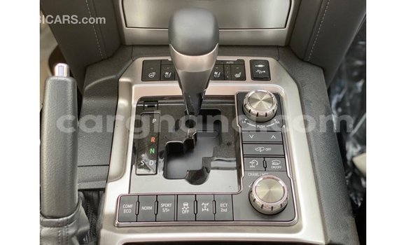 Sayi Imported Toyota Land Cruiser White Mota in Import - Dubai a Ashanti Sayi Imported Toyota Land Cruiser White Mota in Import - Dubai a Ashanti
