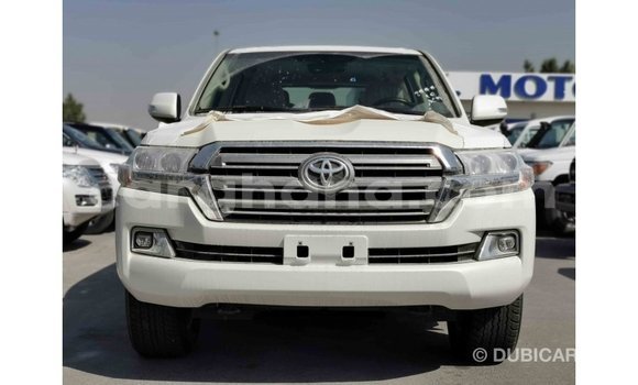 Sayi Imported Toyota Land Cruiser White Mota in Import - Dubai a Ashanti Sayi Imported Toyota Land Cruiser White Mota in Import - Dubai a Ashanti