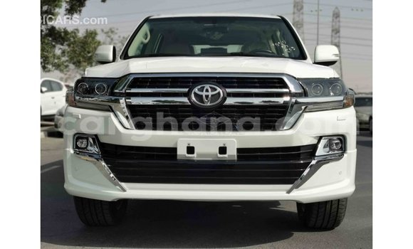 Ra Imported Toyota Land Cruiser funfun Ọkọ̀ in Import - Dubai ni Ashanti Ra Imported Toyota Land Cruiser funfun Ọkọ̀ in Import - Dubai ni Ashanti