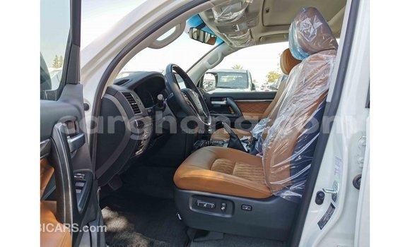 Sayi Imported Toyota Land Cruiser White Mota in Import - Dubai a Ashanti Sayi Imported Toyota Land Cruiser White Mota in Import - Dubai a Ashanti