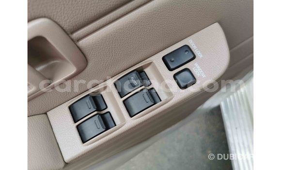 Sayi Imported Toyota Land Cruiser White Mota in Import - Dubai a Ashanti Sayi Imported Toyota Land Cruiser White Mota in Import - Dubai a Ashanti