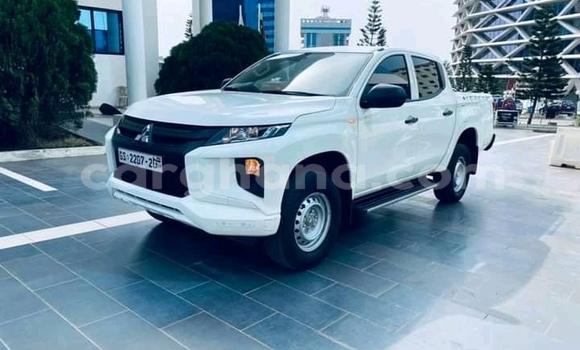 Buy Used Mitsubishi L200 White Car in Accra in Greater Accra