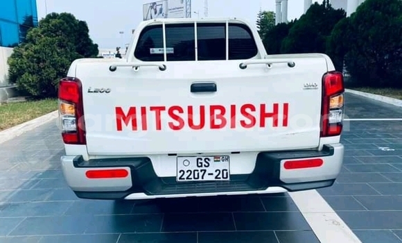 Sayi Na hannu Mitsubishi L200 White Mota in Accra a Greater Accra Sayi Na hannu Mitsubishi L200 White Mota in Accra a Greater Accra