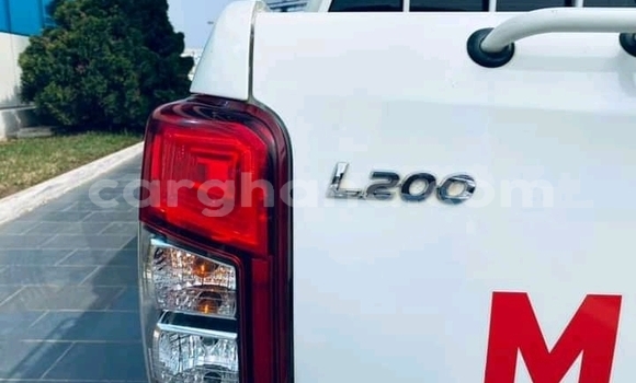 Sayi Na hannu Mitsubishi L200 White Mota in Accra a Greater Accra Sayi Na hannu Mitsubishi L200 White Mota in Accra a Greater Accra