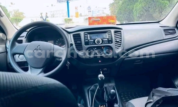 Sayi Na hannu Mitsubishi L200 White Mota in Accra a Greater Accra Sayi Na hannu Mitsubishi L200 White Mota in Accra a Greater Accra