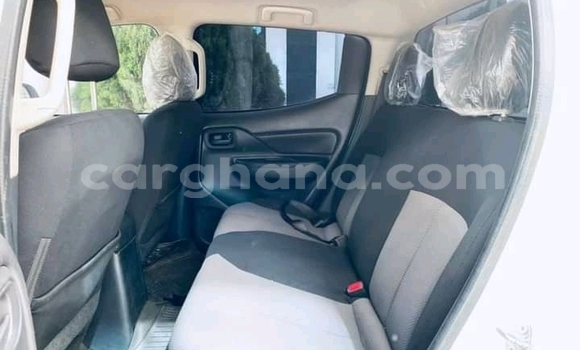 Sayi Na hannu Mitsubishi L200 White Mota in Accra a Greater Accra Sayi Na hannu Mitsubishi L200 White Mota in Accra a Greater Accra