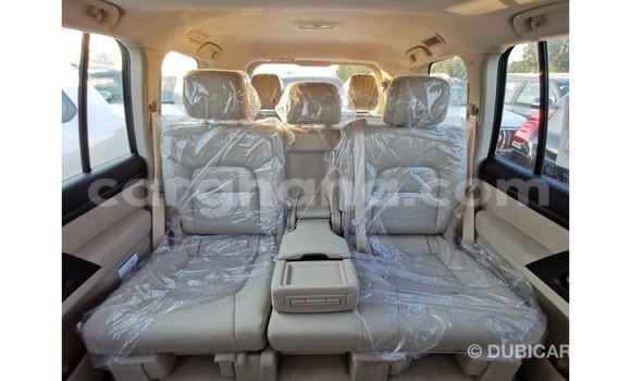 Buy Import Toyota Land Cruiser White Car in Import - Dubai in Ashanti Buy Import Toyota Land Cruiser White Car in Import - Dubai in Ashanti