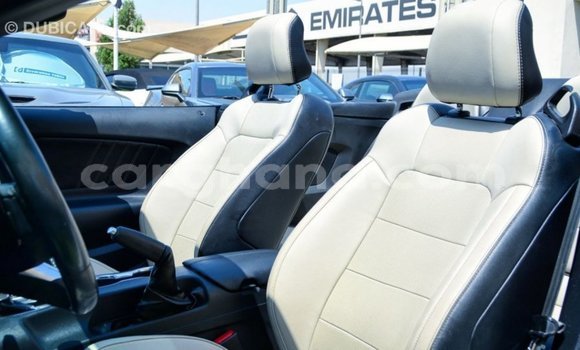 Ra Imported Ford Mustang funfun Ọkọ̀ in Import - Dubai ni Ashanti Ra Imported Ford Mustang funfun Ọkọ̀ in Import - Dubai ni Ashanti