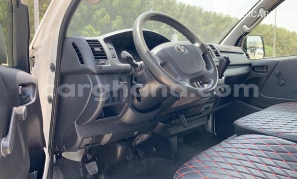 Sayi Imported Toyota Hiace White Mota in Import - Dubai a Ashanti Sayi Imported Toyota Hiace White Mota in Import - Dubai a Ashanti
