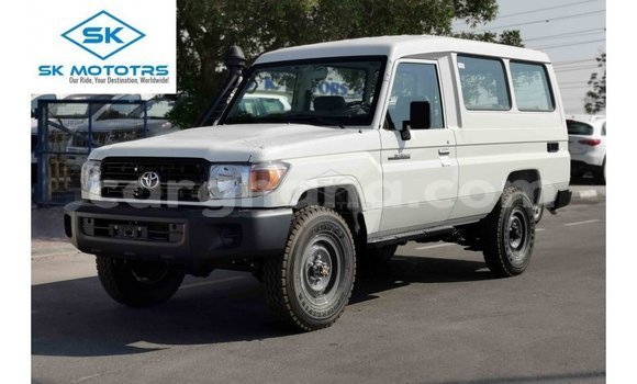 Buy Import Toyota Land Cruiser White Car in Import - Dubai in Ashanti Buy Import Toyota Land Cruiser White Car in Import - Dubai in Ashanti