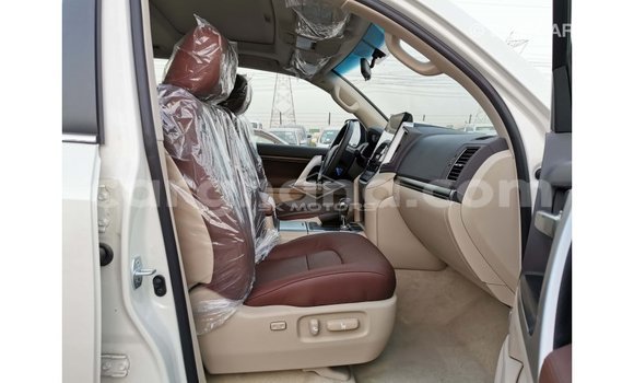 Ra Imported Toyota Land Cruiser funfun Ọkọ̀ in Import - Dubai ni Ashanti Ra Imported Toyota Land Cruiser funfun Ọkọ̀ in Import - Dubai ni Ashanti