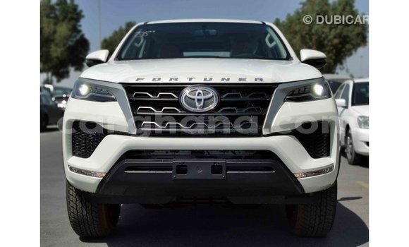 Sayi Imported Toyota Fortuner White Mota in Import - Dubai a Ashanti Sayi Imported Toyota Fortuner White Mota in Import - Dubai a Ashanti