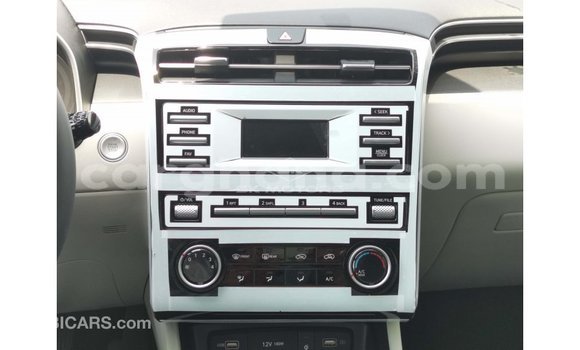 Sayi Imported Hyundai Tucson White Mota in Import - Dubai a Ashanti Sayi Imported Hyundai Tucson White Mota in Import - Dubai a Ashanti