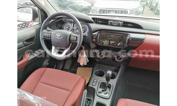 Sayi Imported Toyota Hilux White Mota in Import - Dubai a Ashanti Sayi Imported Toyota Hilux White Mota in Import - Dubai a Ashanti