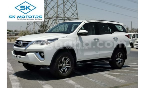Buy Import Toyota Fortuner White Car in Import - Dubai in Ashanti Buy Import Toyota Fortuner White Car in Import - Dubai in Ashanti