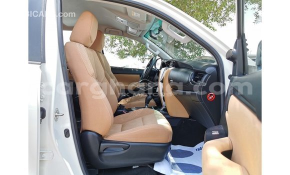 Buy Import Toyota Fortuner White Car in Import - Dubai in Ashanti Buy Import Toyota Fortuner White Car in Import - Dubai in Ashanti