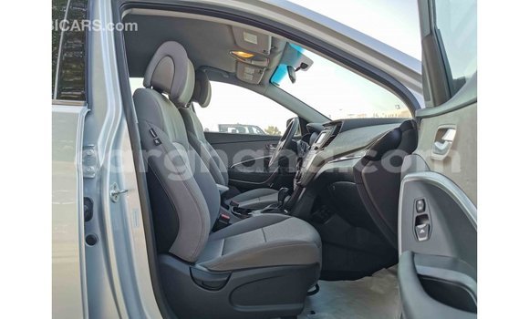 Buy Import Hyundai Santa Fe Other Car in Import - Dubai in Ashanti Buy Import Hyundai Santa Fe Other Car in Import - Dubai in Ashanti