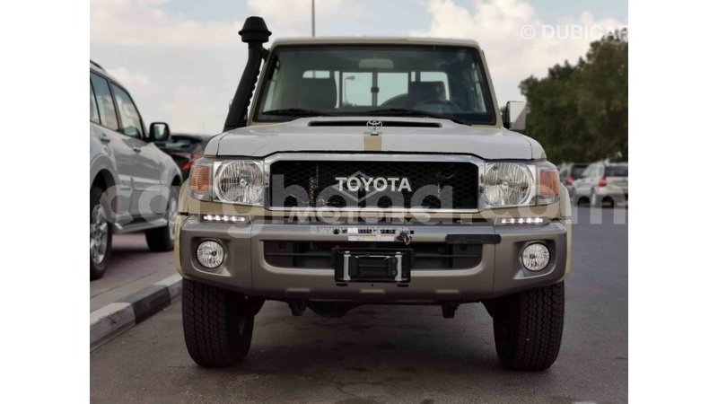 Big with watermark toyota land cruiser ashanti import dubai 29347