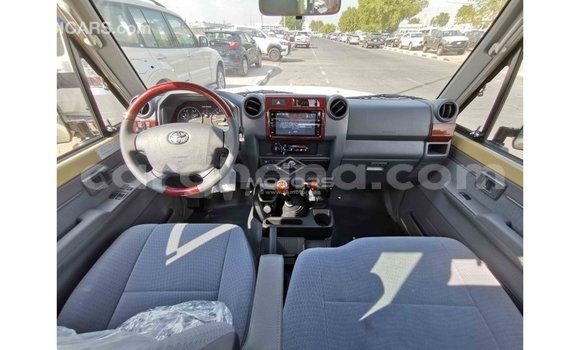 Buy Import Toyota Land Cruiser Beige Car in Import - Dubai in Ashanti Buy Import Toyota Land Cruiser Beige Car in Import - Dubai in Ashanti
