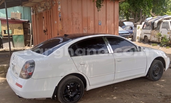 Ra Àlòkù Nissan Altima funfun Ọkọ̀ in Koforidua ni Oorun Ra Àlòkù Nissan Altima funfun Ọkọ̀ in Koforidua ni Oorun