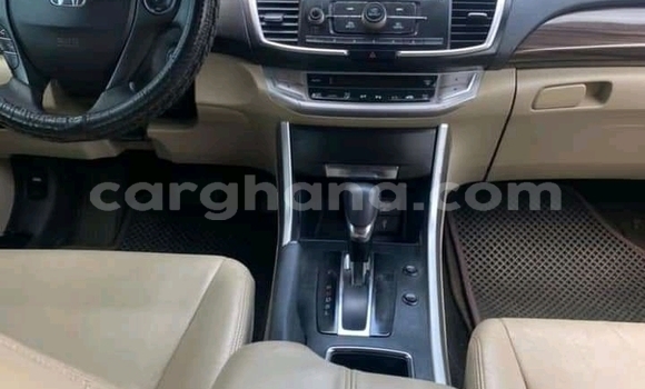 Sayi Na hannu Honda Accord White Mota in Accra a Greater Accra Sayi Na hannu Honda Accord White Mota in Accra a Greater Accra