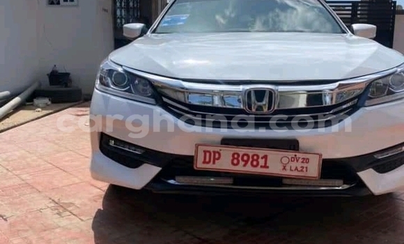 Sayi Na hannu Honda Accord White Mota in Accra a Greater Accra Sayi Na hannu Honda Accord White Mota in Accra a Greater Accra