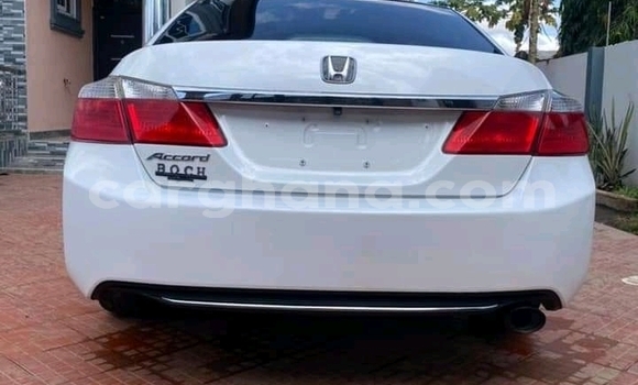 Sayi Na hannu Honda Accord White Mota in Accra a Greater Accra Sayi Na hannu Honda Accord White Mota in Accra a Greater Accra
