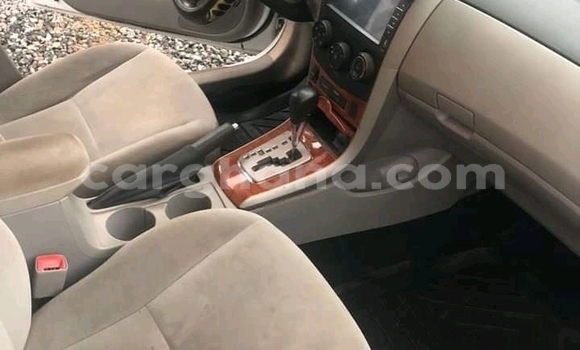 Ra Àlòkù Toyota Corolla funfun Ọkọ̀ in Accra ni Greater Accra Ra Àlòkù Toyota Corolla funfun Ọkọ̀ in Accra ni Greater Accra