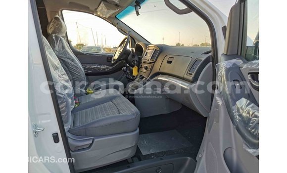 Buy Import Hyundai Cargo White Car in Import - Dubai in Ashanti Buy Import Hyundai Cargo White Car in Import - Dubai in Ashanti
