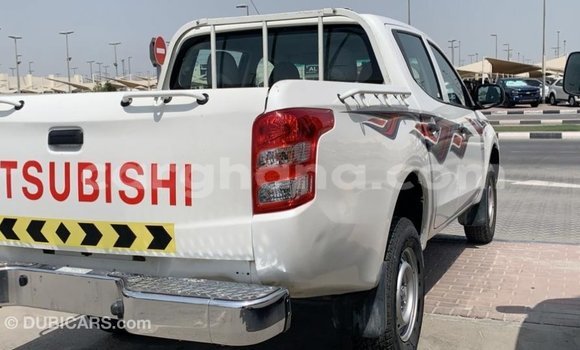 Sayi Imported Mitsubishi L200 White Mota in Import - Dubai a Ashanti Sayi Imported Mitsubishi L200 White Mota in Import - Dubai a Ashanti
