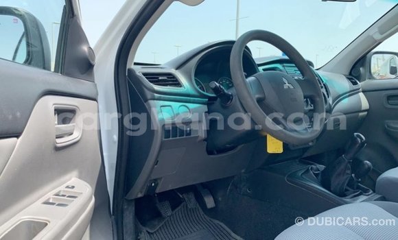 Sayi Imported Mitsubishi L200 White Mota in Import - Dubai a Ashanti Sayi Imported Mitsubishi L200 White Mota in Import - Dubai a Ashanti