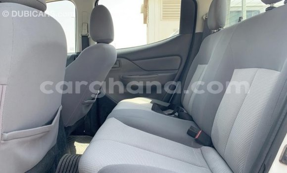 Sayi Imported Mitsubishi L200 White Mota in Import - Dubai a Ashanti Sayi Imported Mitsubishi L200 White Mota in Import - Dubai a Ashanti