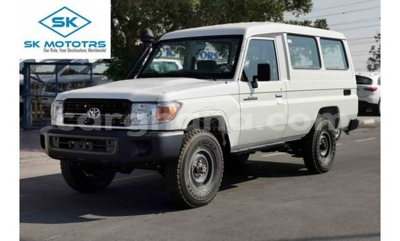 Buy Import Toyota Land Cruiser White Car in Import - Dubai in Ashanti Buy Import Toyota Land Cruiser White Car in Import - Dubai in Ashanti