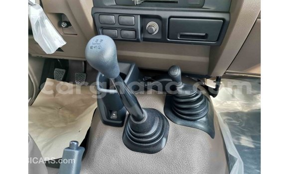 Buy Import Toyota Land Cruiser White Car in Import - Dubai in Ashanti Buy Import Toyota Land Cruiser White Car in Import - Dubai in Ashanti