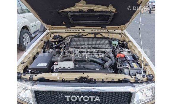 Sayi Imported Toyota Land Cruiser M Mota in Import - Dubai a Ashanti Sayi Imported Toyota Land Cruiser M Mota in Import - Dubai a Ashanti