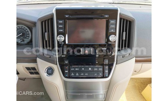 Buy Import Toyota Land Cruiser White Car in Import - Dubai in Ashanti Buy Import Toyota Land Cruiser White Car in Import - Dubai in Ashanti