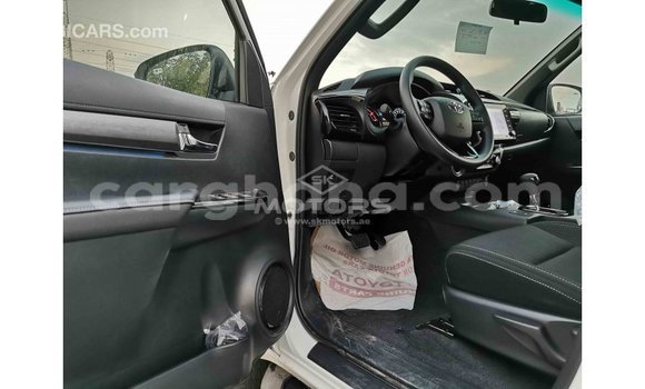 Buy Import Toyota Hilux White Car in Import - Dubai in Ashanti Buy Import Toyota Hilux White Car in Import - Dubai in Ashanti