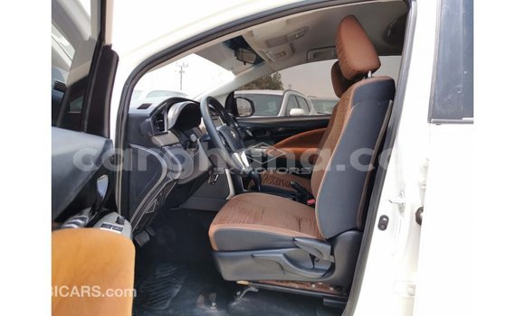 Ra Imported Toyota Innova funfun Ọkọ̀ in Import - Dubai ni Ashanti Ra Imported Toyota Innova funfun Ọkọ̀ in Import - Dubai ni Ashanti
