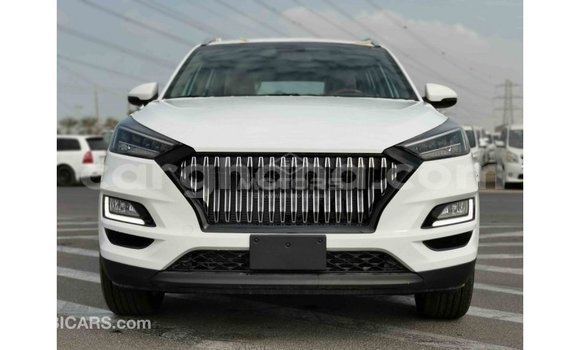 Buy Import Hyundai Tucson White Car in Import - Dubai in Ashanti Buy Import Hyundai Tucson White Car in Import - Dubai in Ashanti